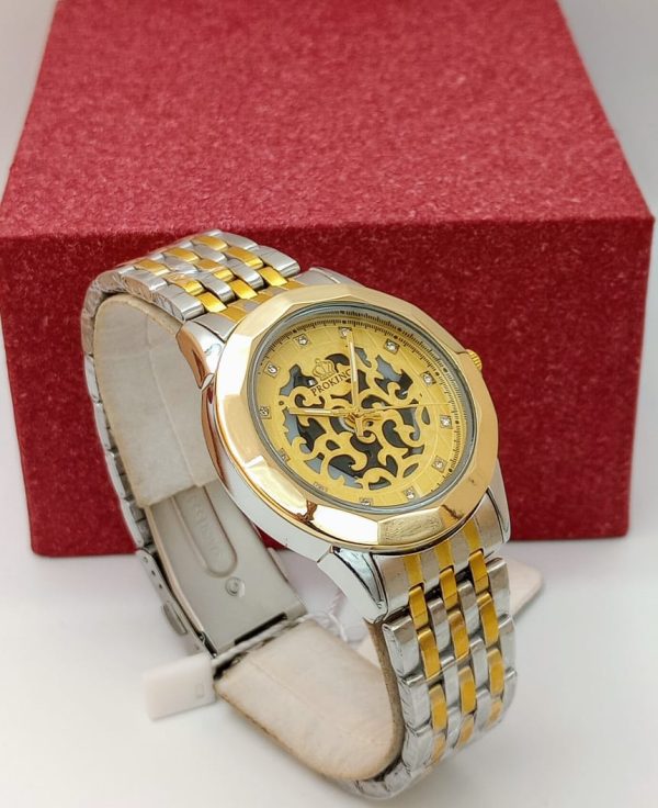 Stainless Steel Diamond Cut Quartz Watch For Boys & Mens (random Dial Color And Random Strap Color))