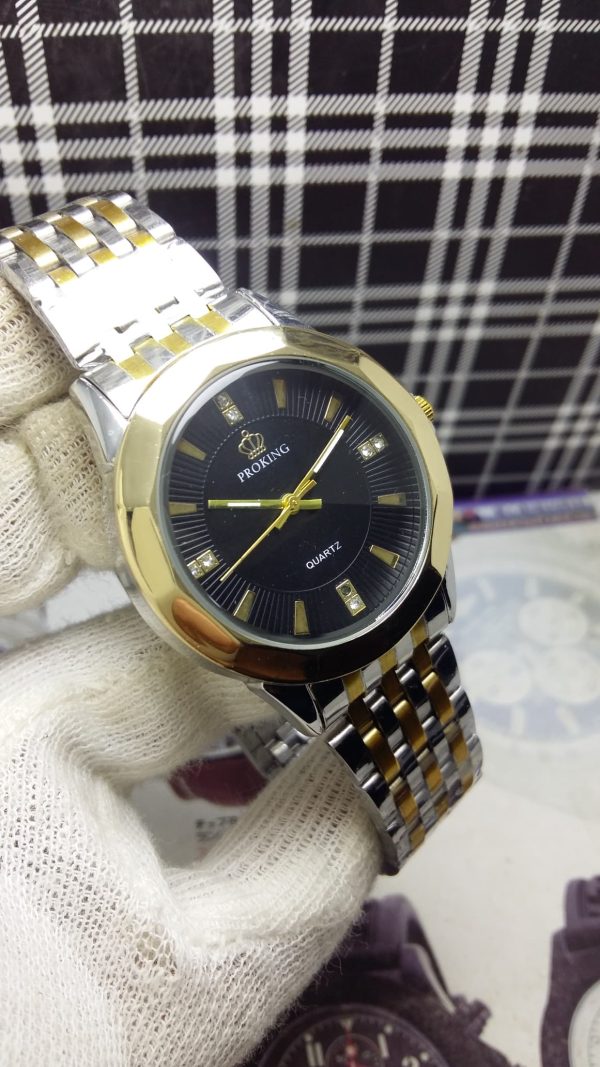 Stainless Steel Diamond Cut Quartz Watch For Boys & Mens (random Dial Color And Random Strap Color))
